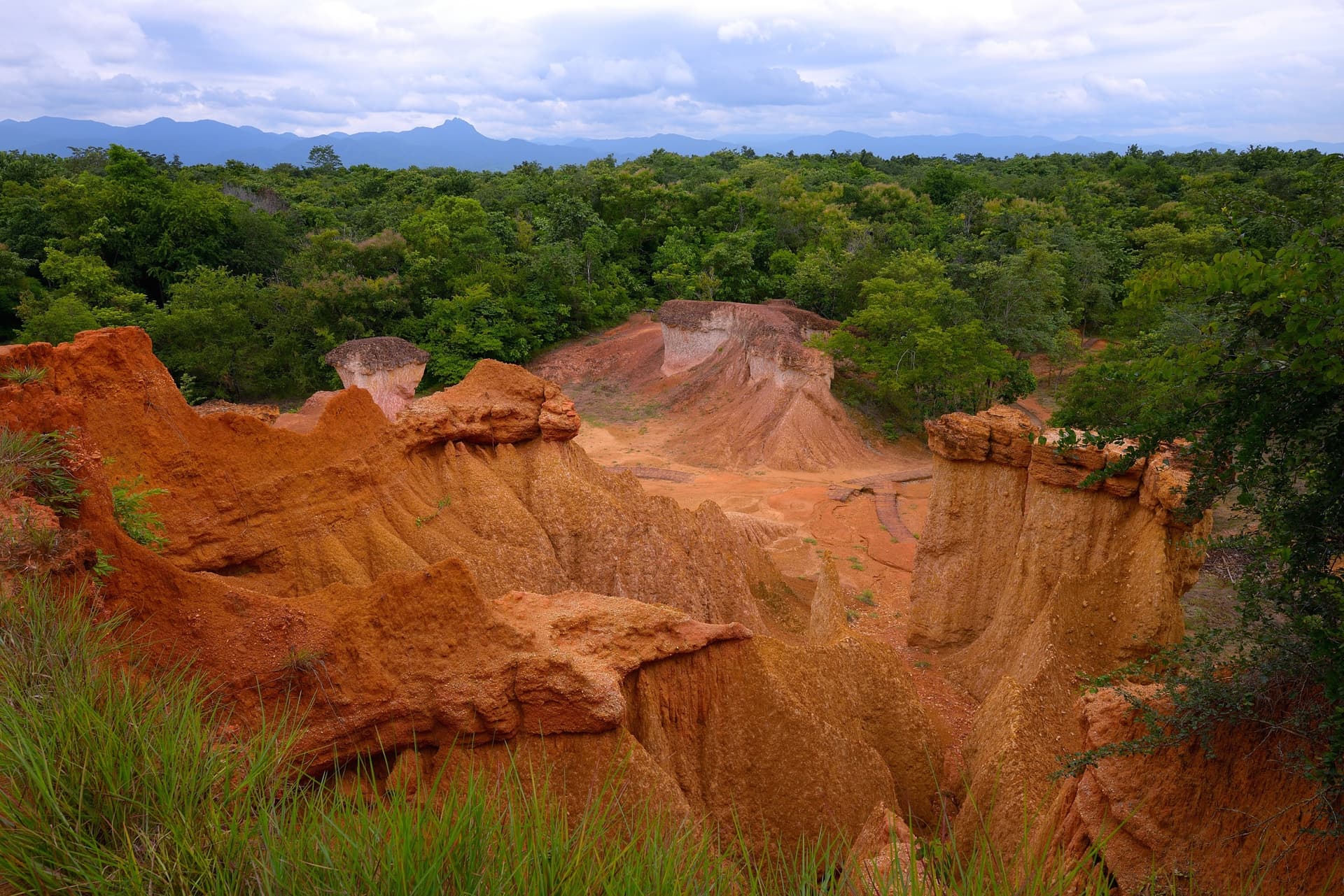 phae mueang phi